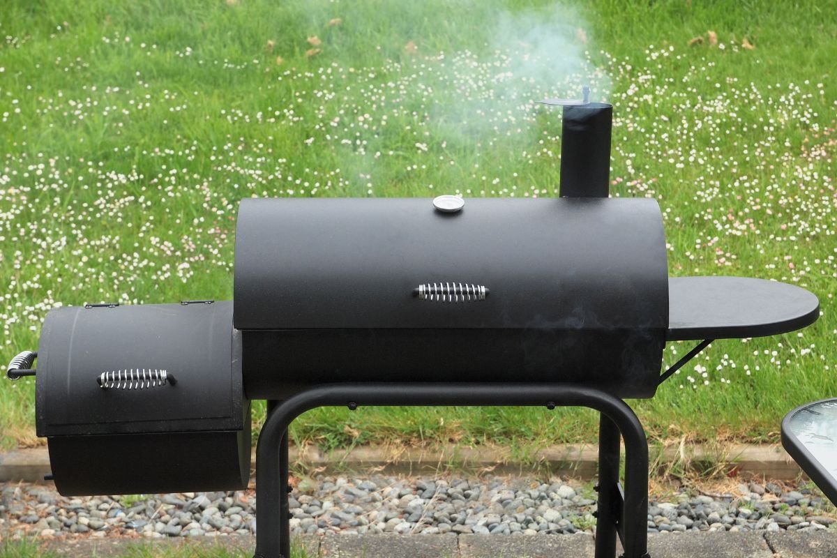 How To Use A Charcoal Smoker In 11 Strategic Steps [With Pictures]